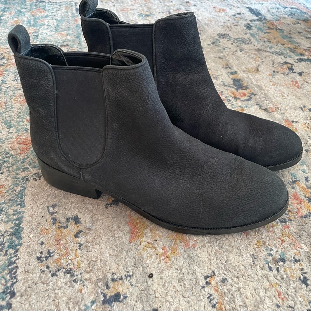 Cole Haan Pebbled Leather Black Ankle Bootie - size 7 - pull on